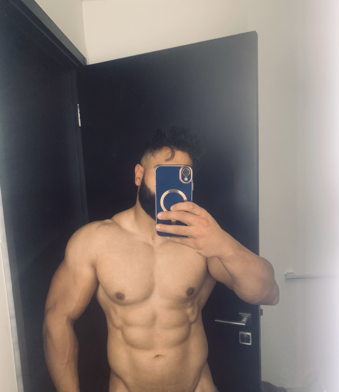 GURU front-view physique progress portrait